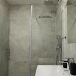 Jurijana - New 4-bedroom Triplex With Sauna & Garden * בוהין