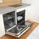 Jurijana - New 4-bedroom Triplex With Sauna & Garden דירה בוהין