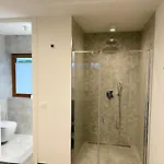 Jurijana - New 4-bedroom Triplex With Sauna & Garden דירה *