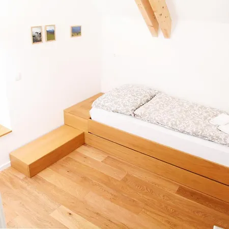 Apartmán Jurijana - New 4-bedroom Triplex With Sauna & Garden