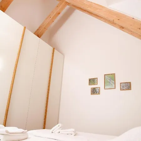 Jurijana - New 4-bedroom Triplex With Sauna & Garden