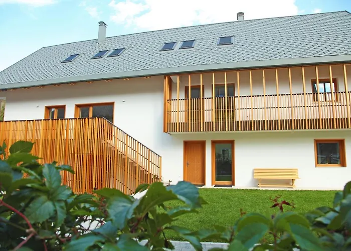 Apartmán Jurijana - New 4-bedroom Triplex With Sauna & Garden Bohinj