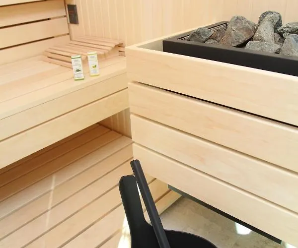 Jurijana - New 4-bedroom Triplex With Sauna & Garden *