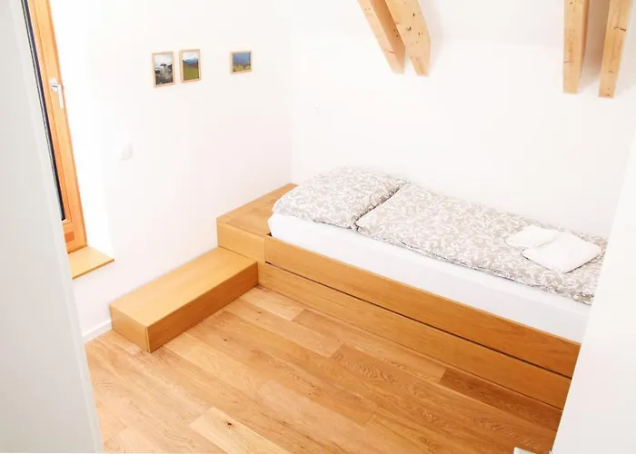 Apartmán Jurijana - New 4-bedroom Triplex With Sauna & Garden