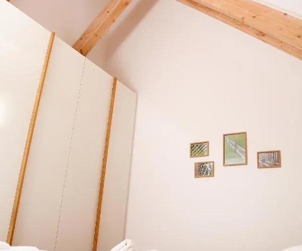 Jurijana - New 4-bedroom Triplex With Sauna & Garden