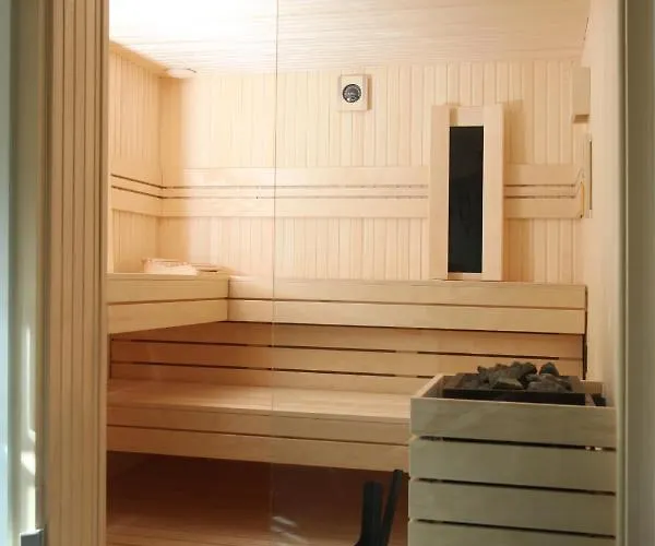 Jurijana - New 4-bedroom Triplex With Sauna & Garden