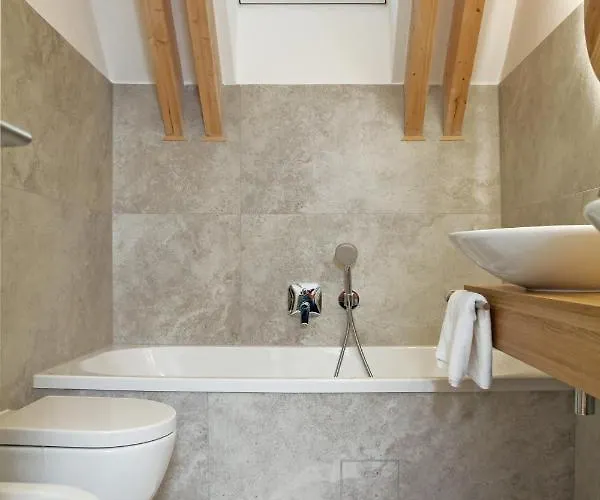 Apartmán Jurijana - New 4-bedroom Triplex With Sauna & Garden